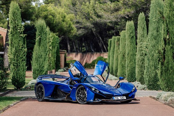 PIRELLI AUTO EXCLUSIVE oslní svými klenoty