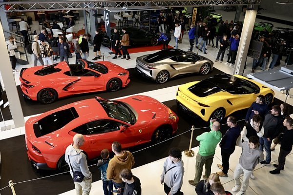 Unikátní přehlídka automobilů ve všech podobách