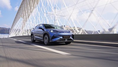 První automobilka překročila hranici 10 milionů vyrobených vozidel NEV 