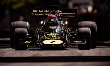 První kapitola v režii domácího hrdiny