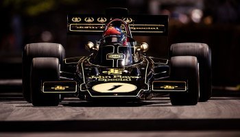 První kapitola v režii domácího hrdiny