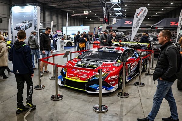 Tituly ověnčený Huracán