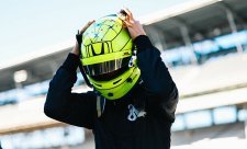 Schumacher se vrací k formulím