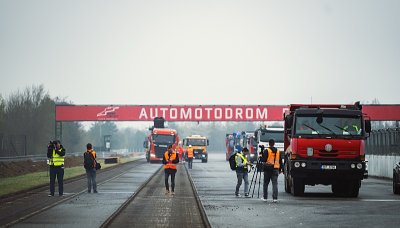 Na Masarykův okruh najely frézy
