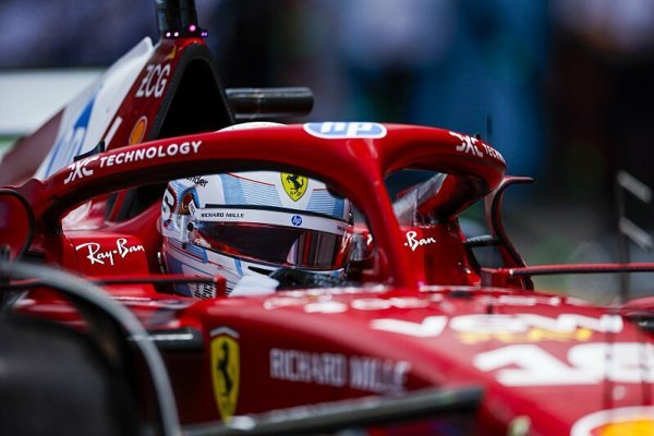 Nespokojený Leclerc začíná doma nejlépe Nespokojený Leclerc začíná doma nejlépe