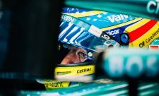 Alonsovi dělá auto radost