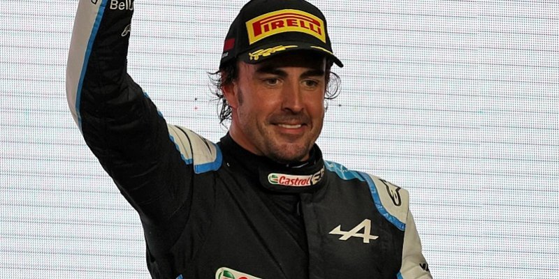 Alonsova první bedna po sedmi letech