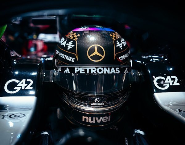 Russell první, McLaren poslední 