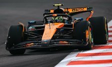 Norris poráží o osm tisícin Verstappena, Piastri zatím jen přihlíží