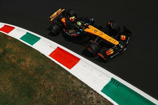 McLaren na obvyklé pozici McLaren na obvyklé pozici