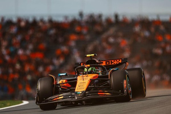 Před oranžovými tribunami začali nejlépe oranžoví Před oranžovými tribunami začali nejlépe oranžoví