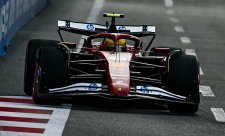 Hamilton vystoupal na špici, Norris si poškodil zavěšení