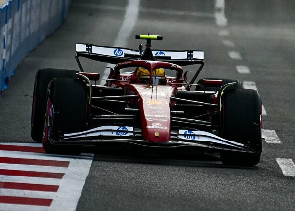 Hamilton vystoupal na špici, Norris si poškodil zavěšení