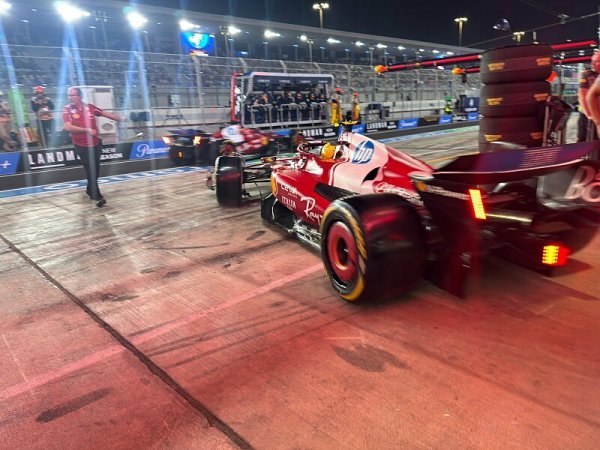 Hamiltona potěšilo jenom počasí