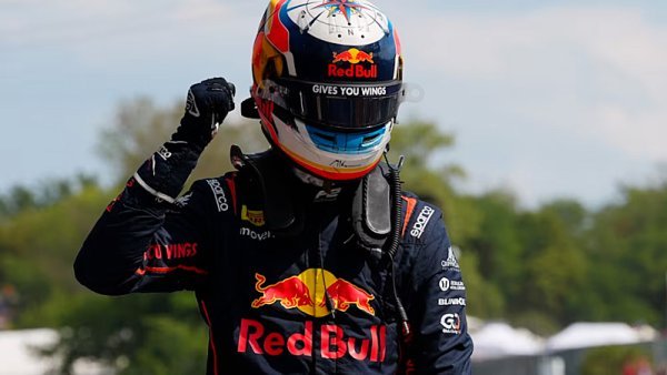 Sobotní sprint formule 2 vyhrál Martí, Staněk mimo body