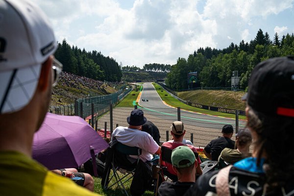 Víkend na F1 v Belgii: Nejdříve déšť, poté radost pro Čechy