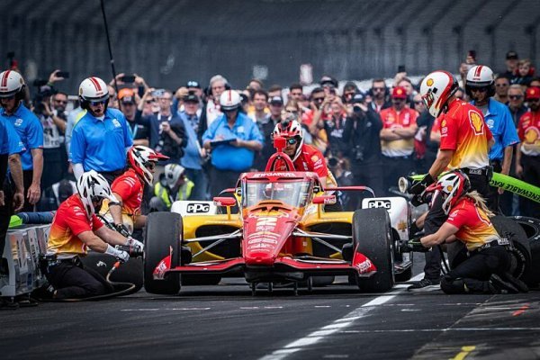 Newgarden si spravil náladu v posledním tréninku Newgarden si spravil náladu v posledním tréninku