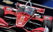 Newgarden na své parádní trati na čele