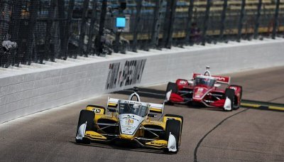 Jediný trénink v Iowě vyhrál McLaughlin
