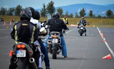 Dvacet let jistoty za volantem