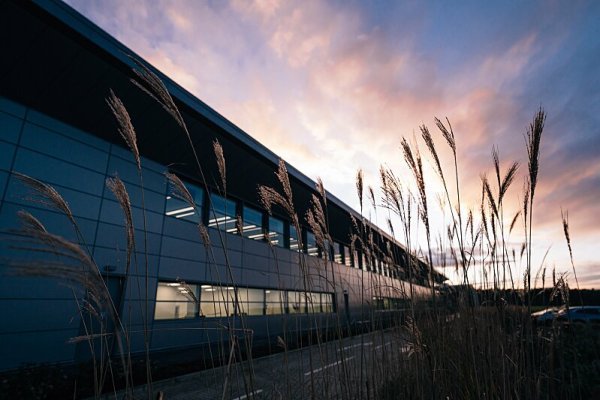 Aston má hodnotu 3.2 miliardy dolarů