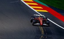 Oba jezdci Ferrari frustrovaní
