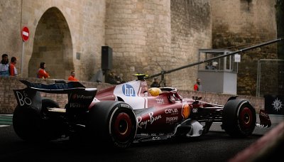 Proč Hamilton nevrátil pozici?