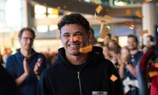 Pády Norrise posílily