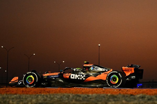 Piastri nejrychlejší v Kataru, Verstappen se propadá na šesté místo