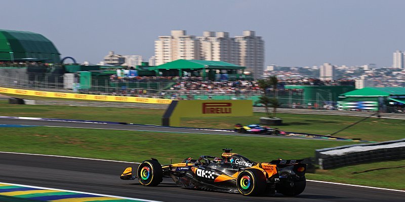 Norris zvyšuje náskok, Mercedes slaví dvojité pódium