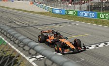 Zákaz ohýbání McLarenu neuškodil