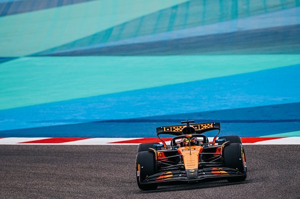 McLaren popírá roli favorita