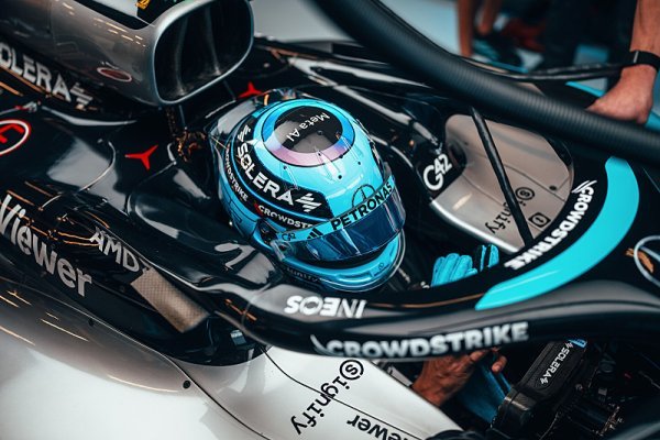 Poslední trénink sezony vyhrál Russell 