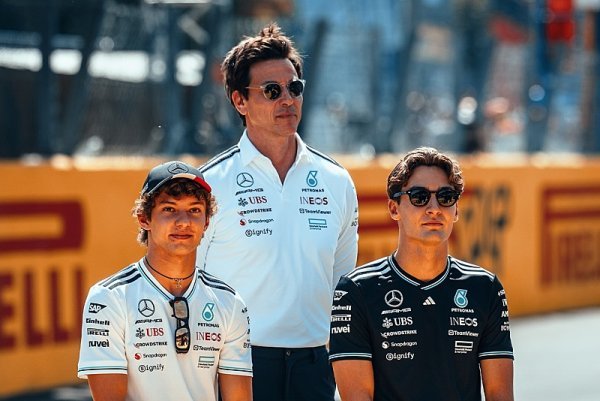 Russell i Antonelli zůstávají v Mercedesu