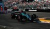 Russell ovládl noční závod, McLaren po letech slaví konstruktérský titul