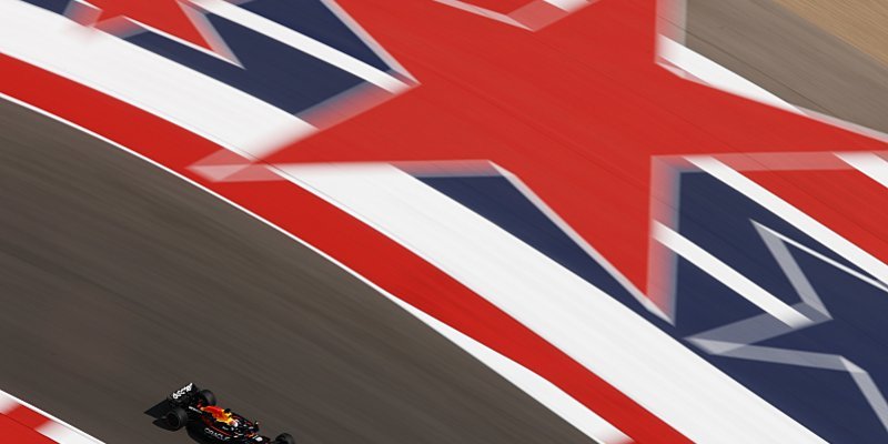 Verstappen ovládl páteční dění v Austinu, McLaren zůstává na dostřel