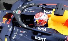 Red Bull před kvalifikací předělal vůz
