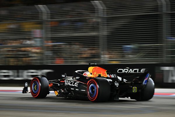 Verstappen nejrychlejší, Lawson boural