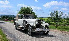 Stoletá elegance připomene zlatou éru automobilismu