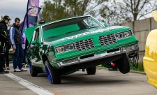 Oldsmobile Cutlass je pravým americkým lowriderem 