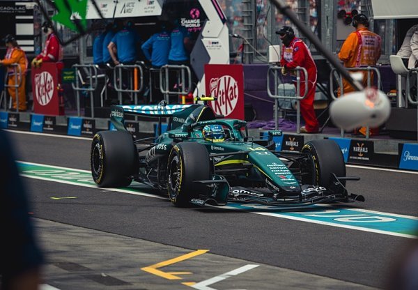 První japonský trénink bez Alonsa