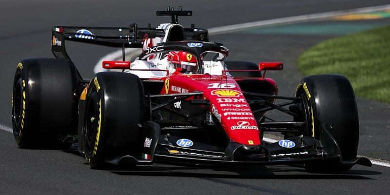 Ferrari ukazuje sílu, Aston odjel tři kola