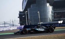 Russell se musel obejít bez baterie