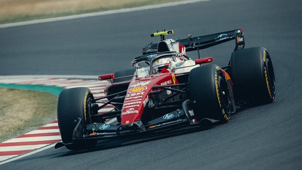 Perný duben pro Ferrari