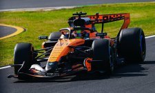 Piastri vystrčil růžky, Norris opět v problémech