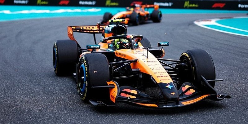 McLaren ukončuje dominanci Mercedesu, Antonelli penalizován
