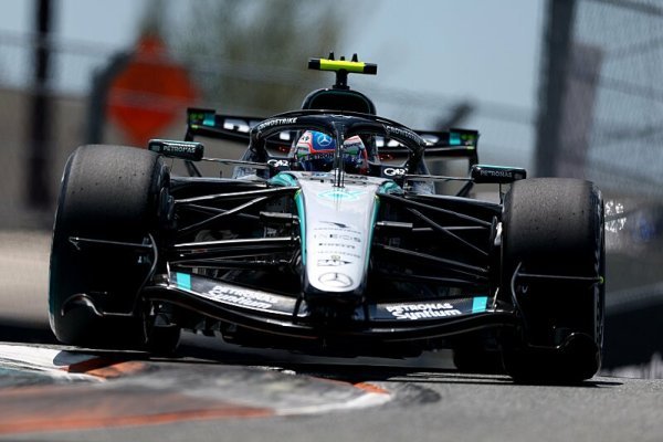 Mercedes zpět ve formě: Antonelli bere pole position, Verstappen v první řadě
