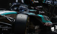 Antonelli dal opět lekci Russellovi, Ferrari selhalo
