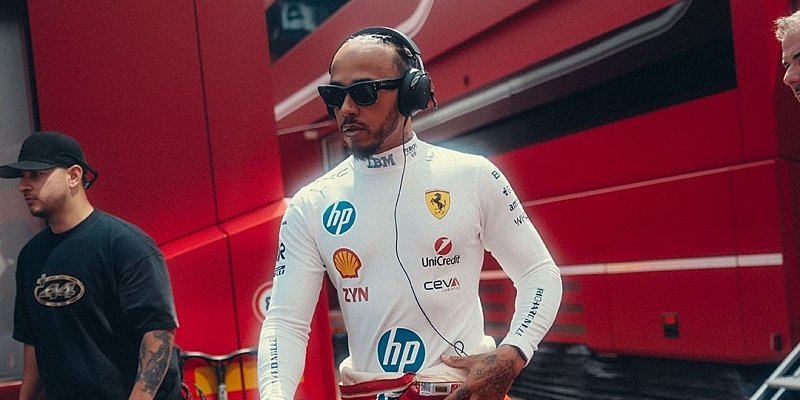 Hamilton vyrazí do domácího sprintu jako první