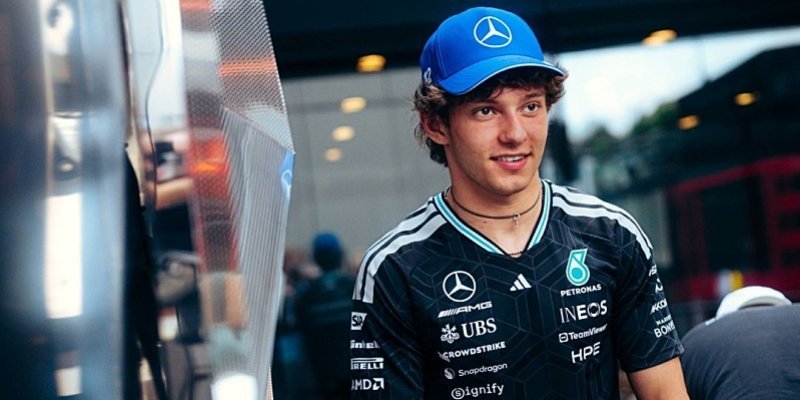 Antonelli má belgickou pole position, Verstappen první řadu